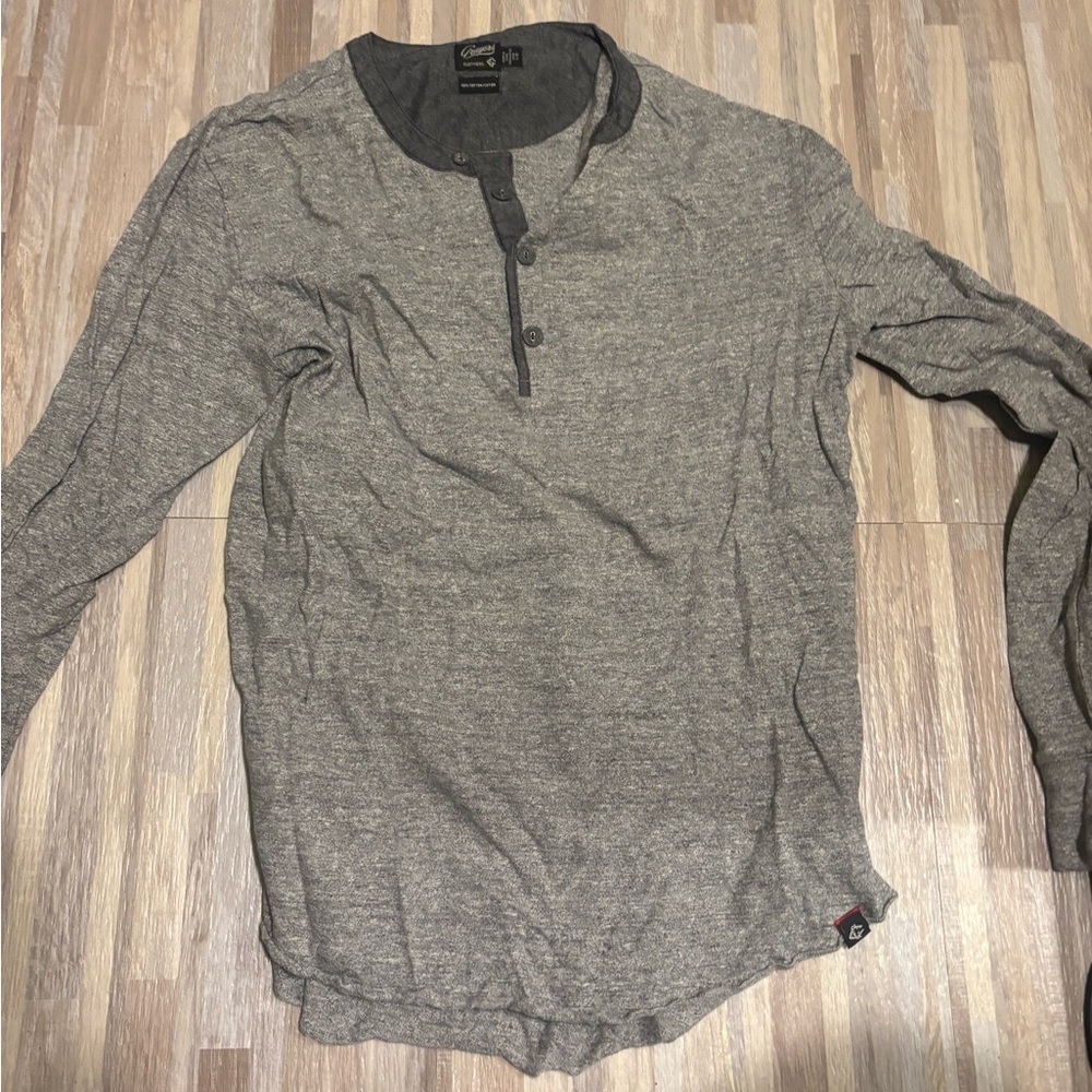 Grayers Long-Sleeve Henley with Contrast Placket